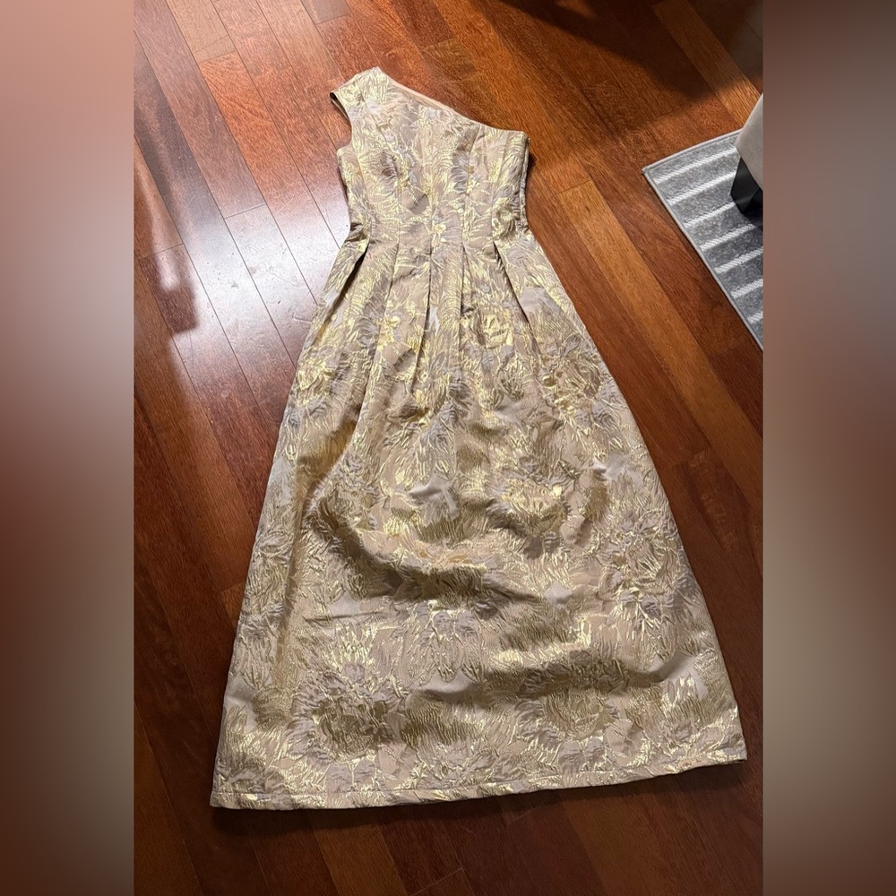 Kay Unger Carolyn Jacquard One-Shoulder Gold Women's Gown